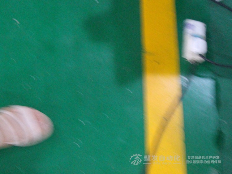 藍(lán)色碳鋼烤漆大線結(jié)構(gòu)皮帶輸送機 藍(lán)色碳鋼烤漆大線結(jié)構(gòu)皮帶輸送機