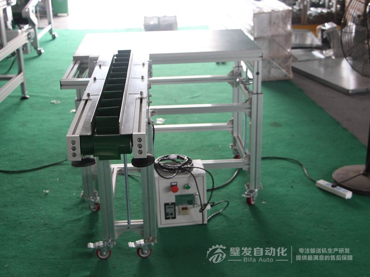 小型非標皮帶輸送機  小型非標皮帶輸送機