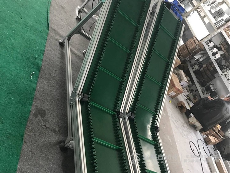 裙邊擋板低端平臺爬坡輸送線 裙邊擋板低端平臺爬坡輸送線