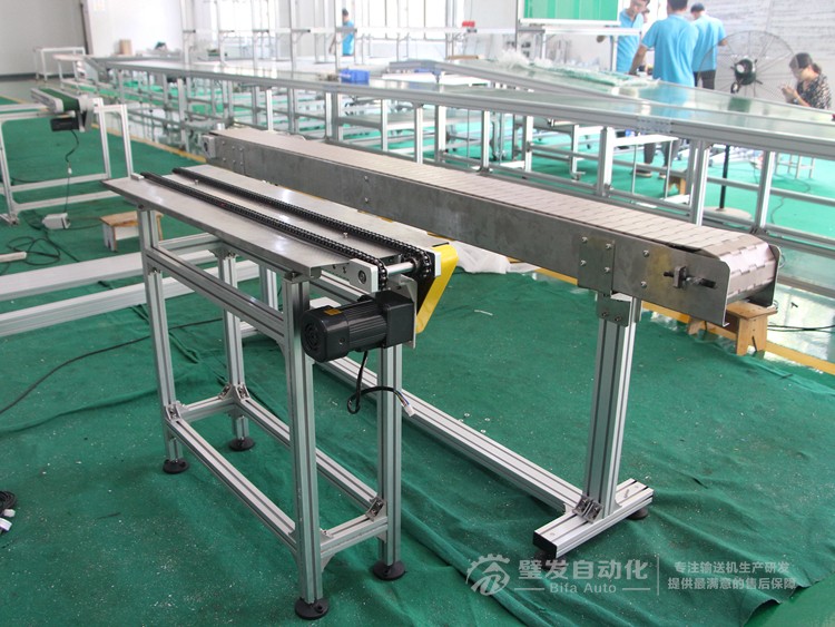 兩側(cè)加工作臺非標鏈條輸送機 兩側(cè)加工作臺非標鏈條輸送機