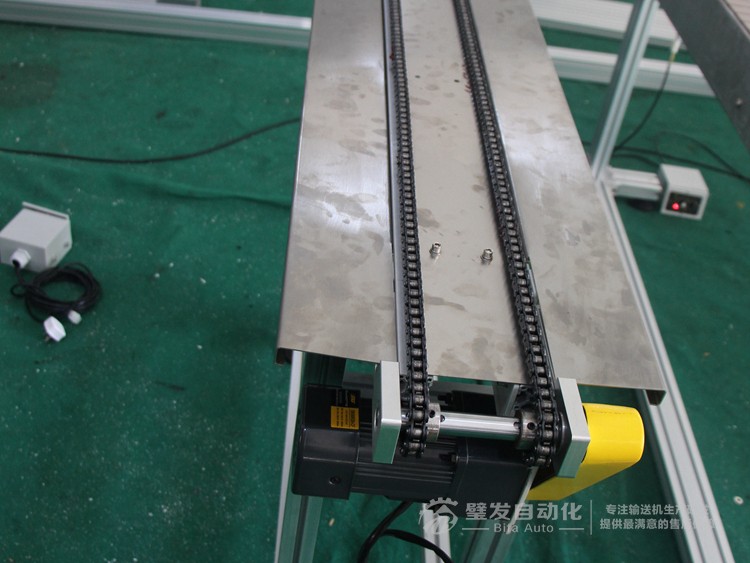 兩側(cè)加工作臺非標鏈條輸送機 兩側(cè)加工作臺非標鏈條輸送機